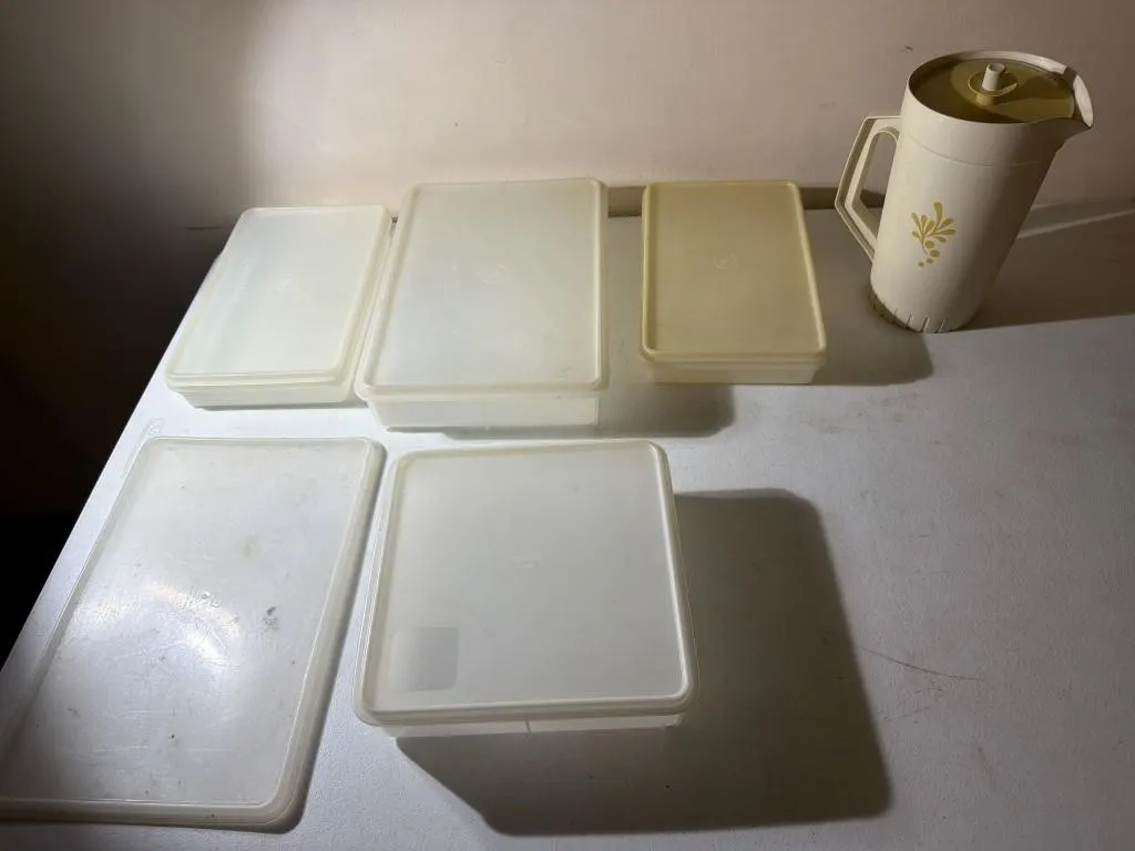 Tupperware Storage Containers & Pitcher, Quick