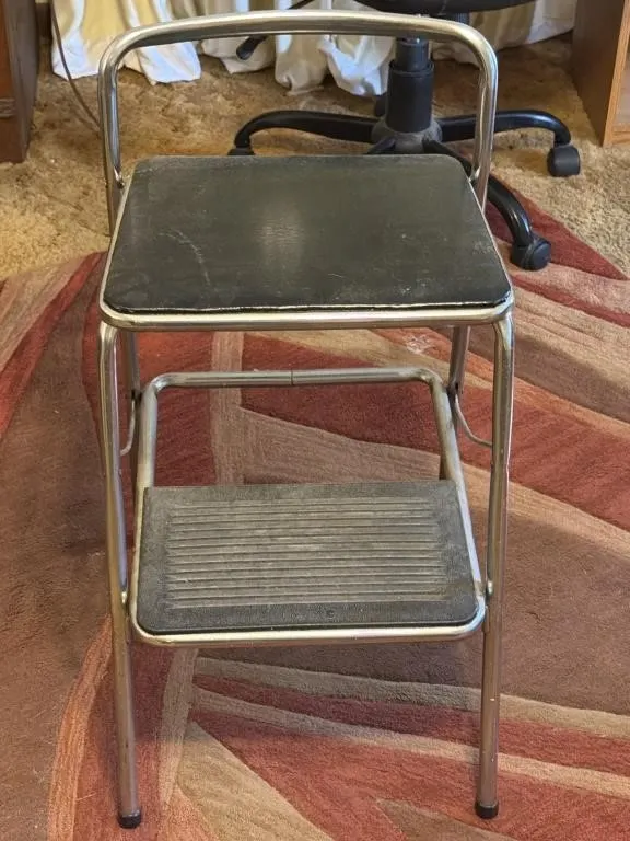 Cosco step Stool padded seat metal frame 15x17x27
