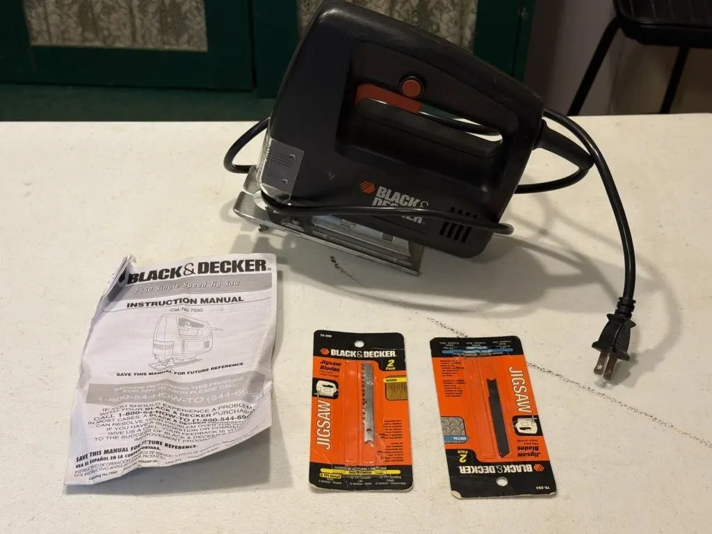 Black & Decker Jig Saw with Blades