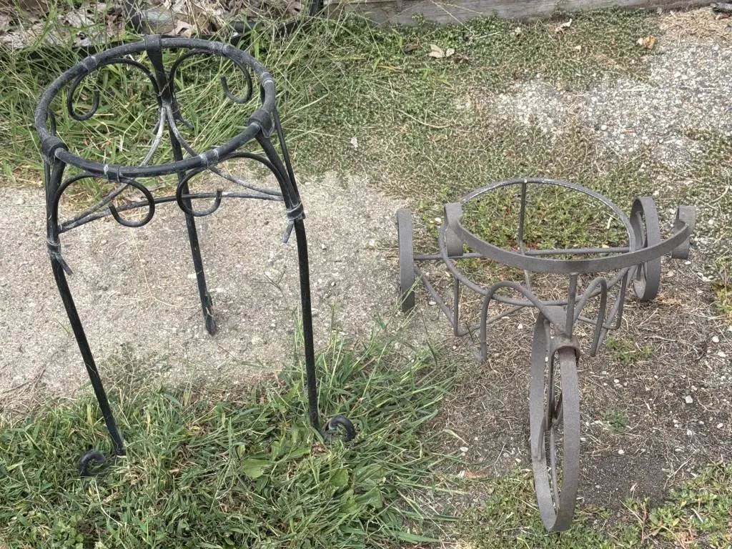 Wrought Iron Pot Holder 3 Leg Stand11x21,