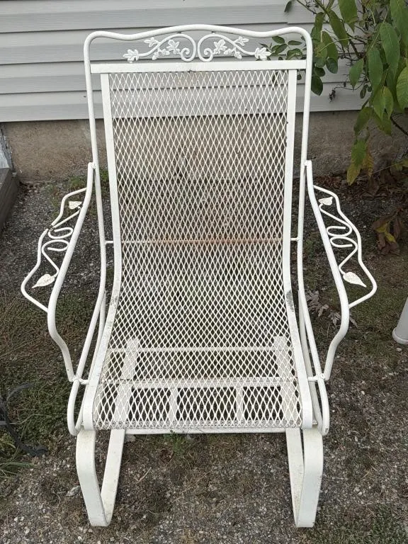 Wrought Iron Spring Back Rocker 26x25x38