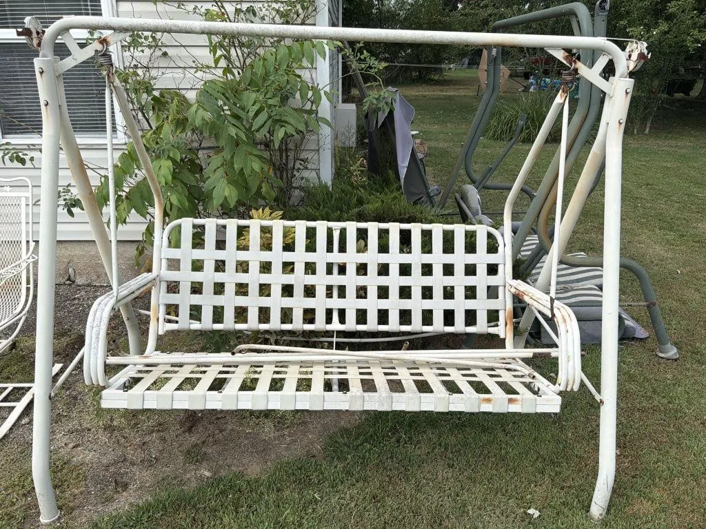 Cream Swing with Frame 75x38x63