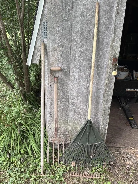 4 Prong Pitch Fork, Garden Rake, Leaf Rake, Rake