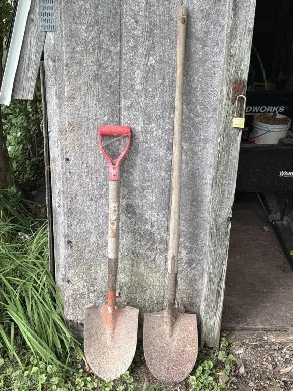 Round Point Shovels