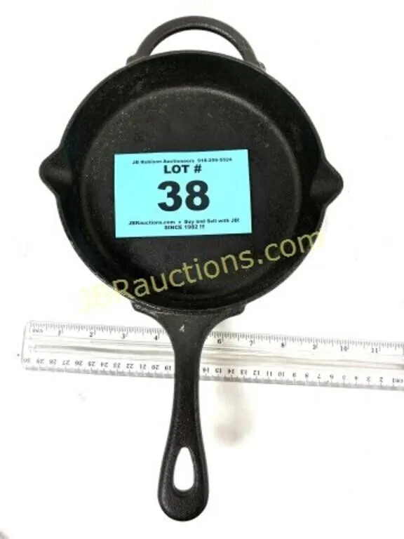 PIONEER WOMAN CAST IRON PAN