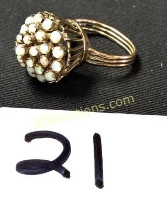 10 KARAT STAMP IS DIFFICULT TO READ - GOLD AND WHI