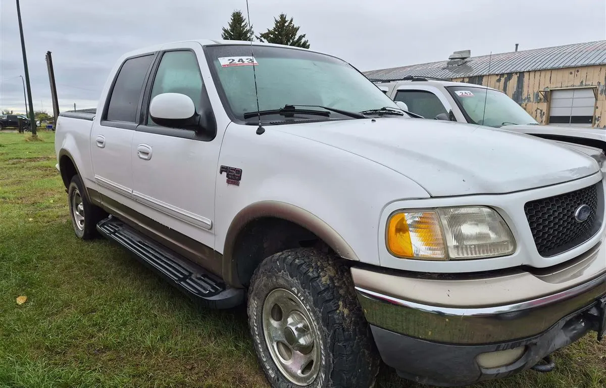 SALVAGE UNIT: 2002 Ford F150 SuperCrew 4x4 Pickup (Non-Runner)
UNRESERVED