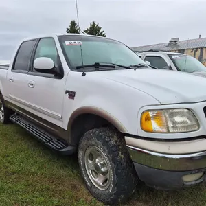 SALVAGE UNIT: 2002 Ford F150 SuperCrew 4x4 Pickup (Non - Runner)
 UNRESERVED
