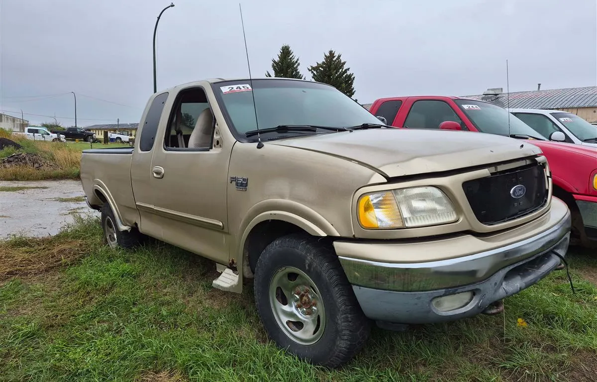 SALVAGE UNIT: 1999 Ford F150 XLT Triton V8 Pickup (Non-Runner)
UNRESERVED