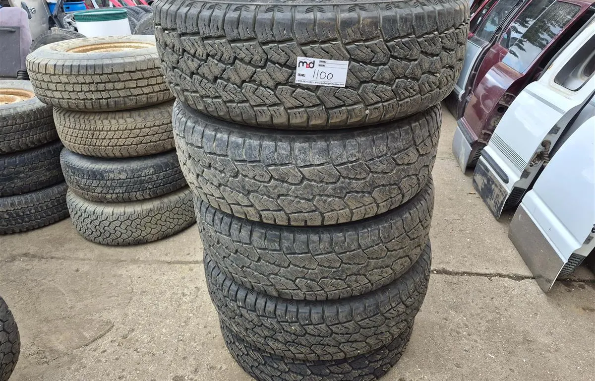 Set of 4 LT275/65R20 Tires
UNRESERVED