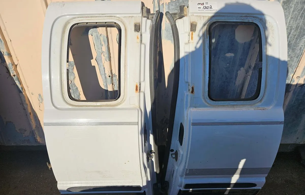 1998-2001 Dodge Ram Quad Cab Rear Doors
UNRESERVED