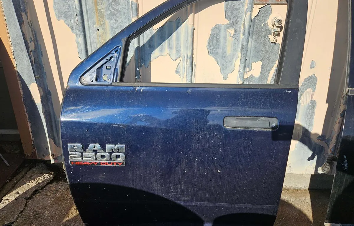 2009 & Up Dodge Ram Classic Front Driver's Side Door
UNRESERVED