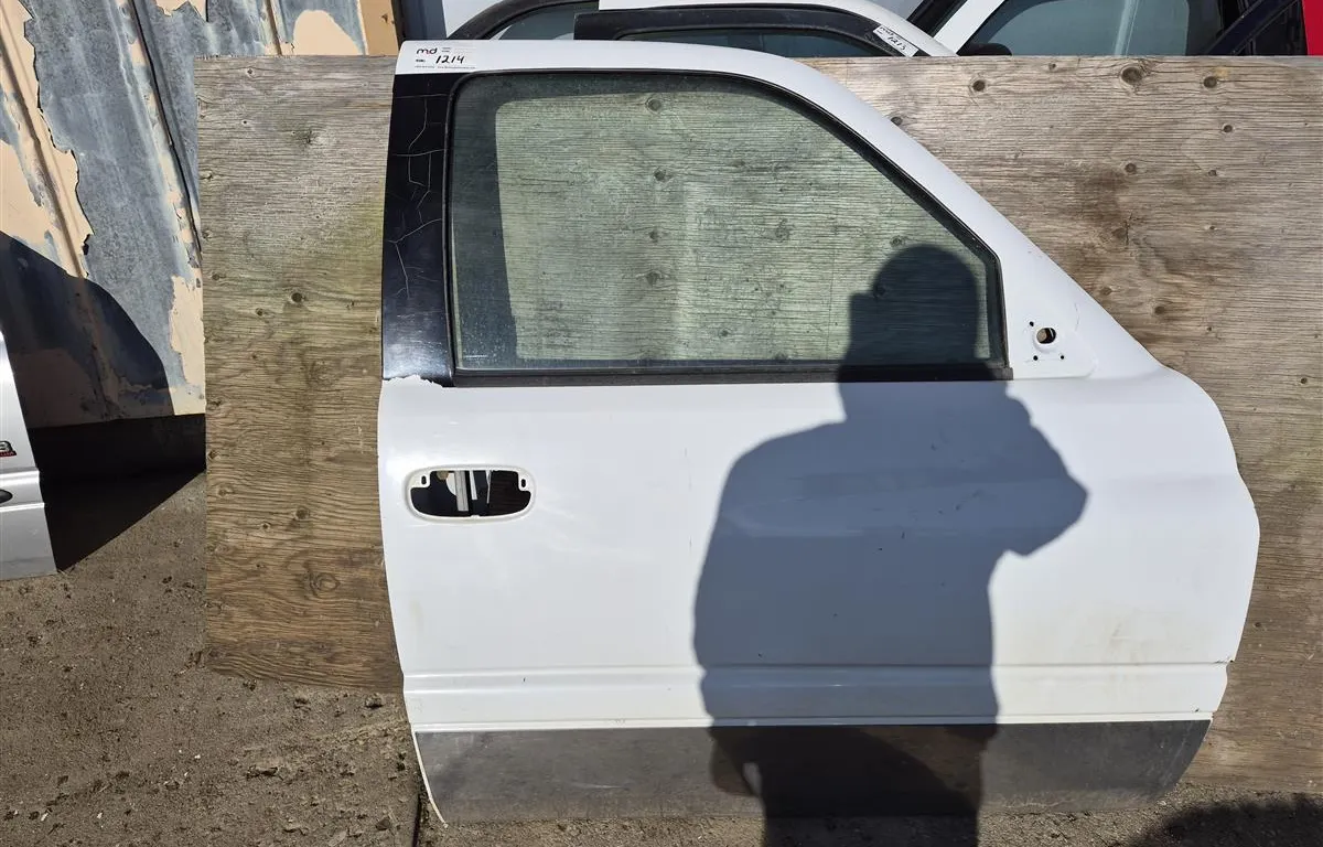 1998-2001 Dodge Ram Quad Cab Door Assembly
UNRESERVED