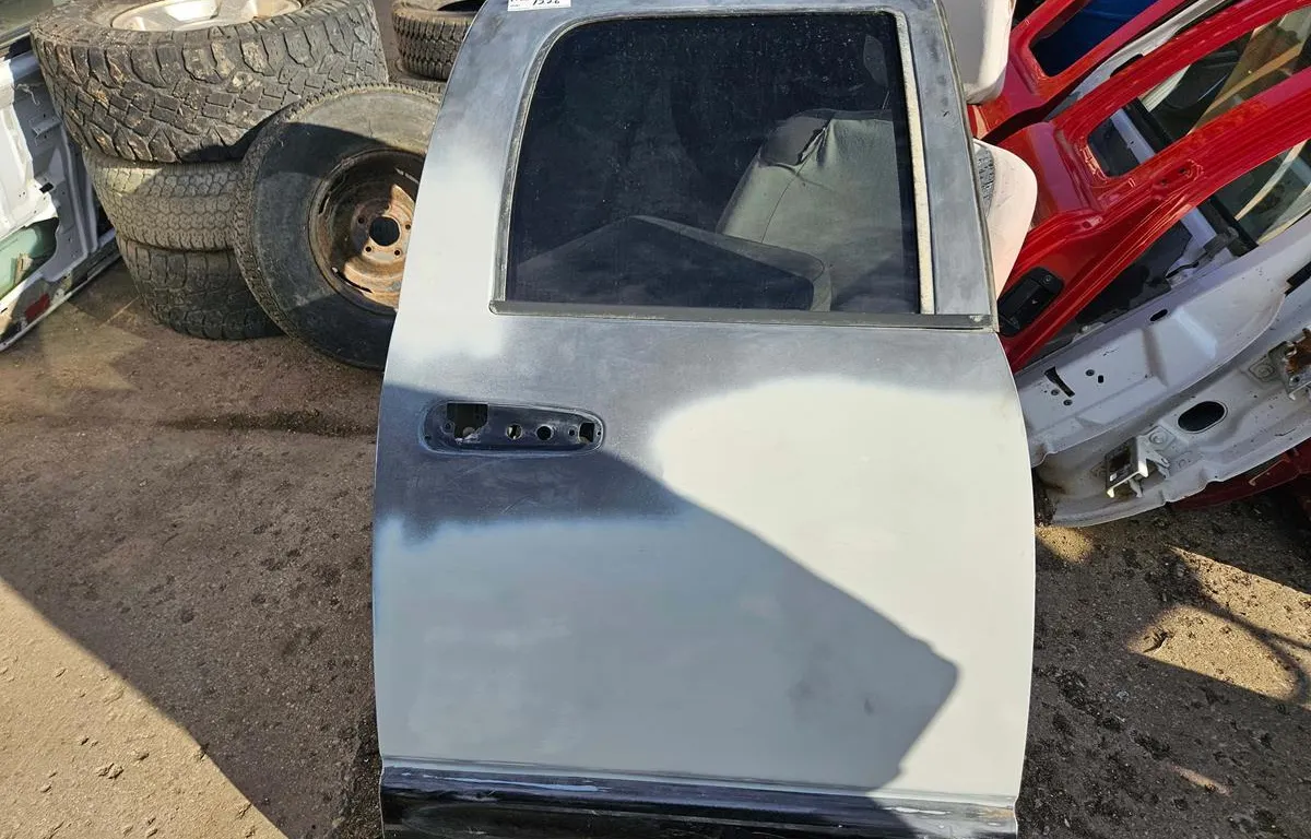 2002 Sport Rear Vehicle Door Assembly
UNRESERVED