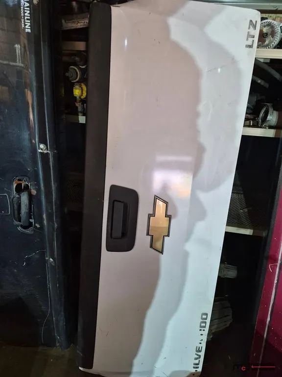 07 Chevrolet Silverado 1500 Tailgate
UNRESERVED