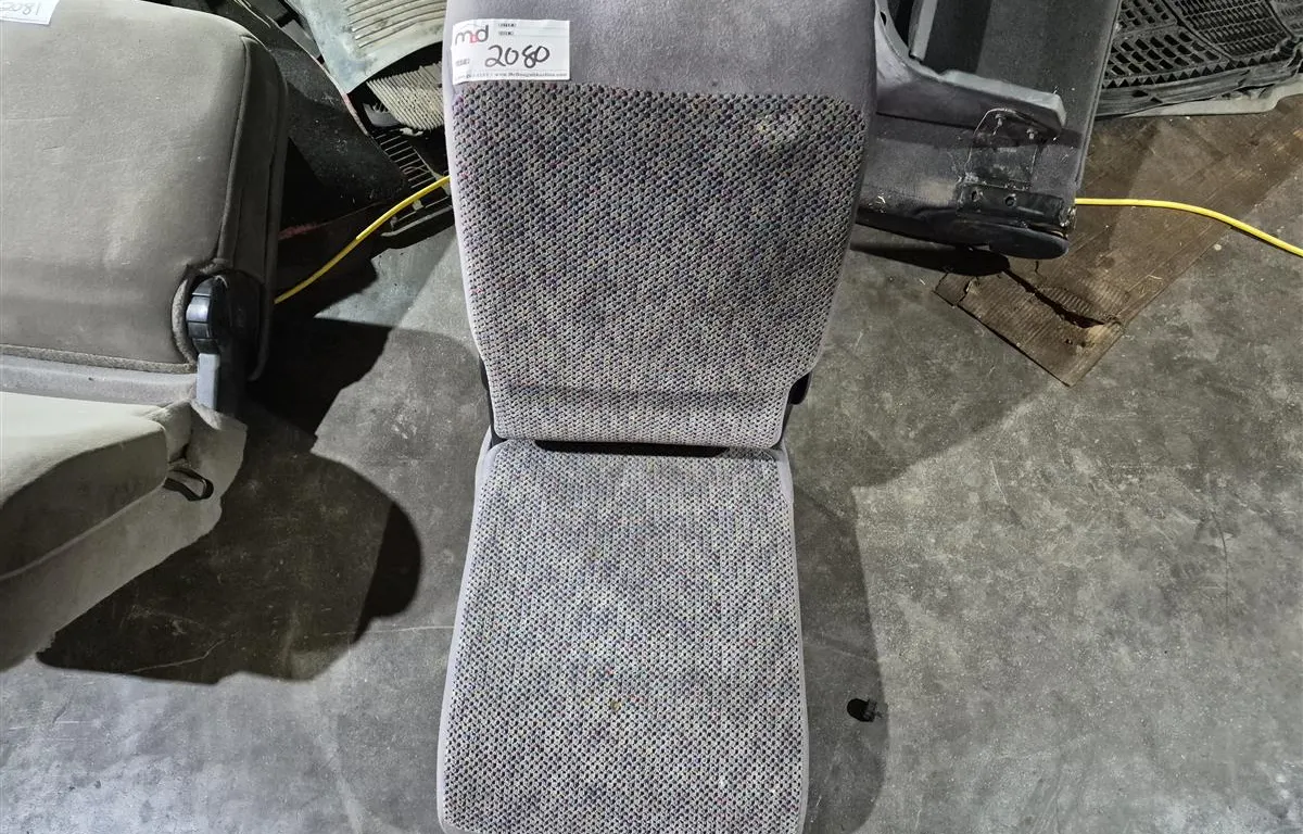98-01 Dodge Fold-Down Jump Seat
UNRESERVED