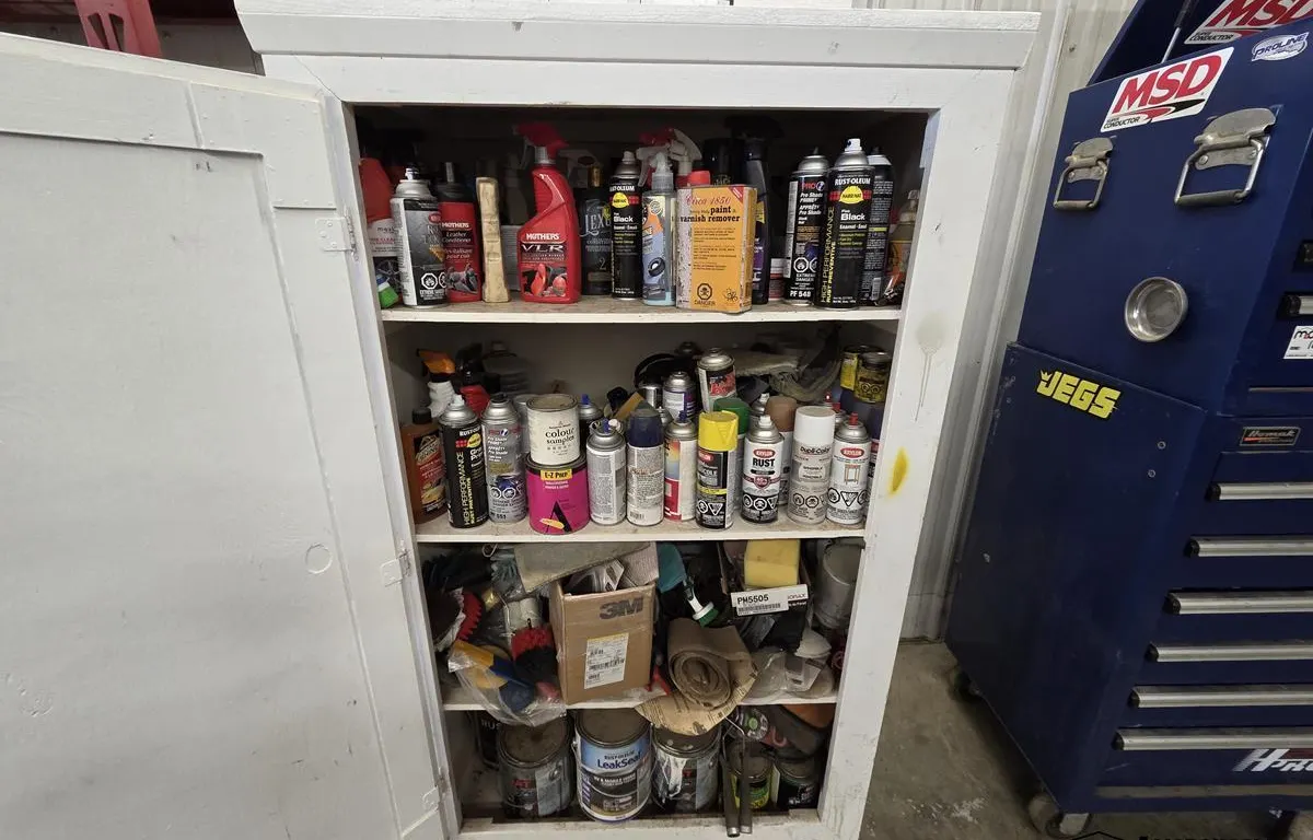 Metal Storage Cabinet w/ Automotive Supplies
UNRESERVED