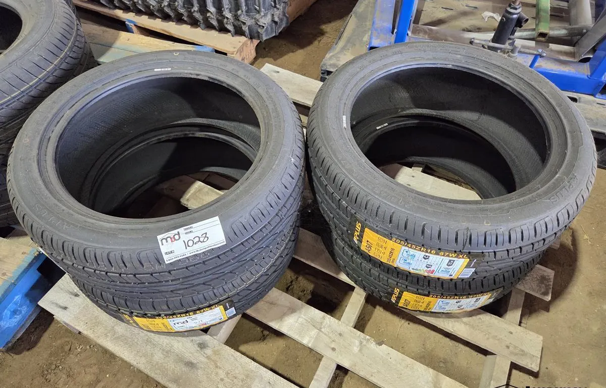 Aplus A607 205/45ZR16 Tires
UNRESERVED