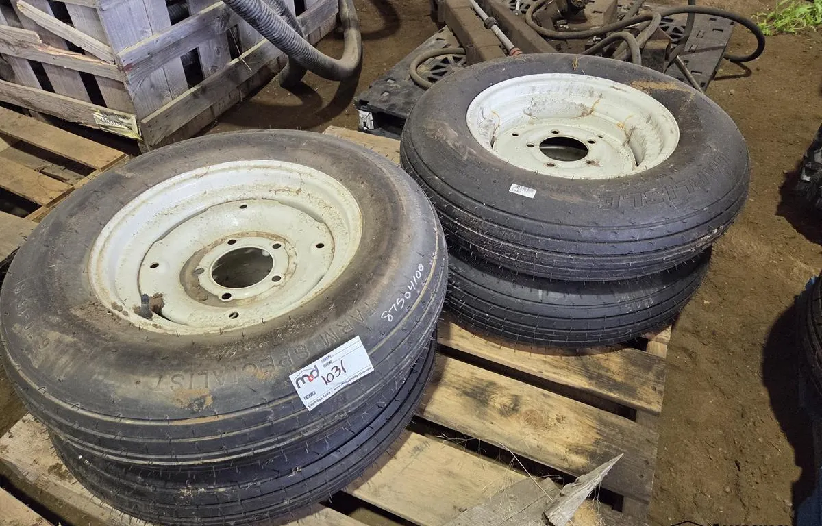 Carlisle Farm Specialist Tire & Wheel Assemblies
UNRESERVED