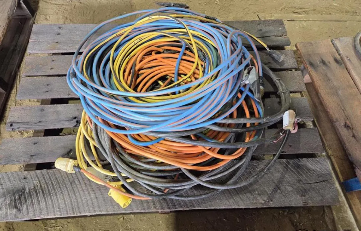 Assorted Electrical Cables & Leads
UNRESERVED