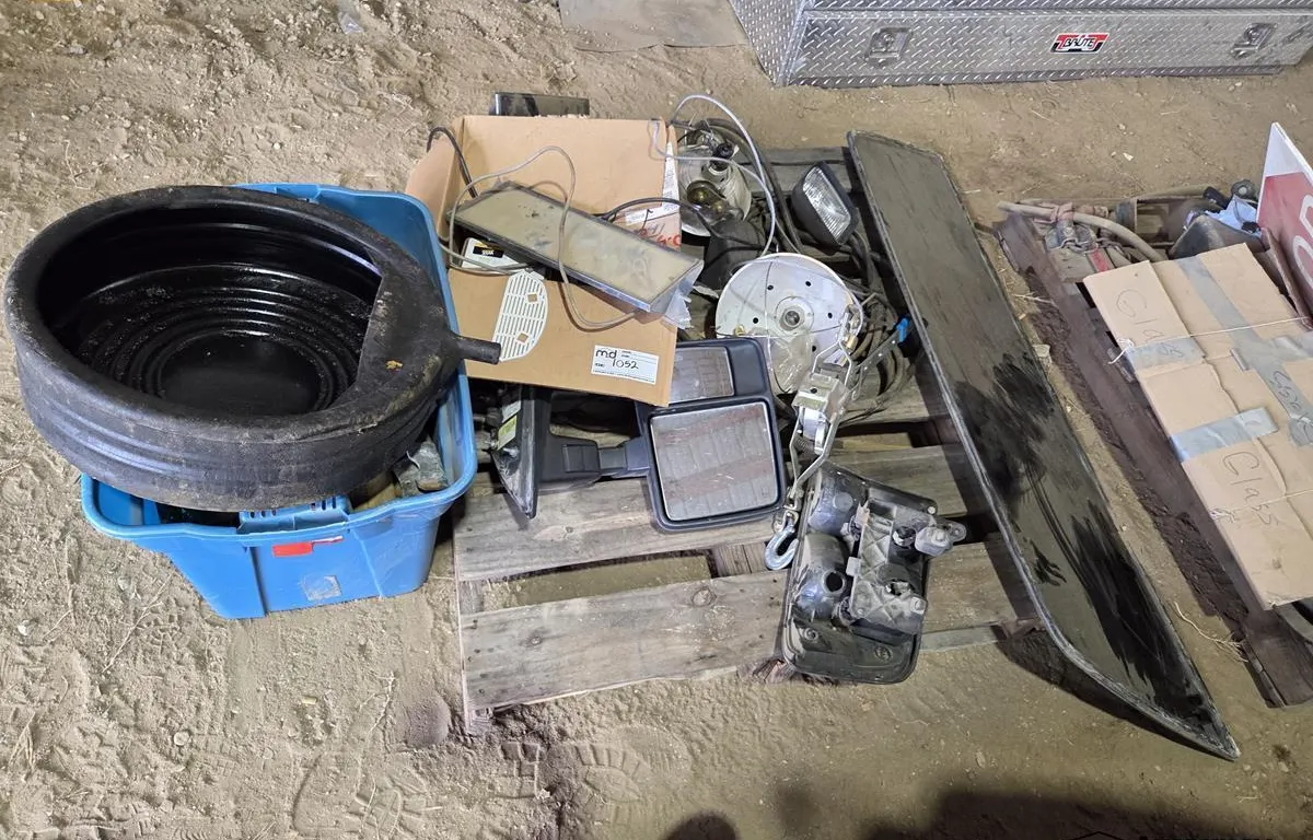 Mixed Vehicle Parts & Lighting Lot
UNRESERVED