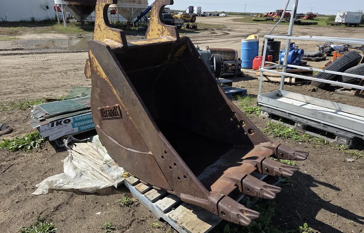 Wain-Roy 36" Excavator Digging Bucket
UNRESERVED