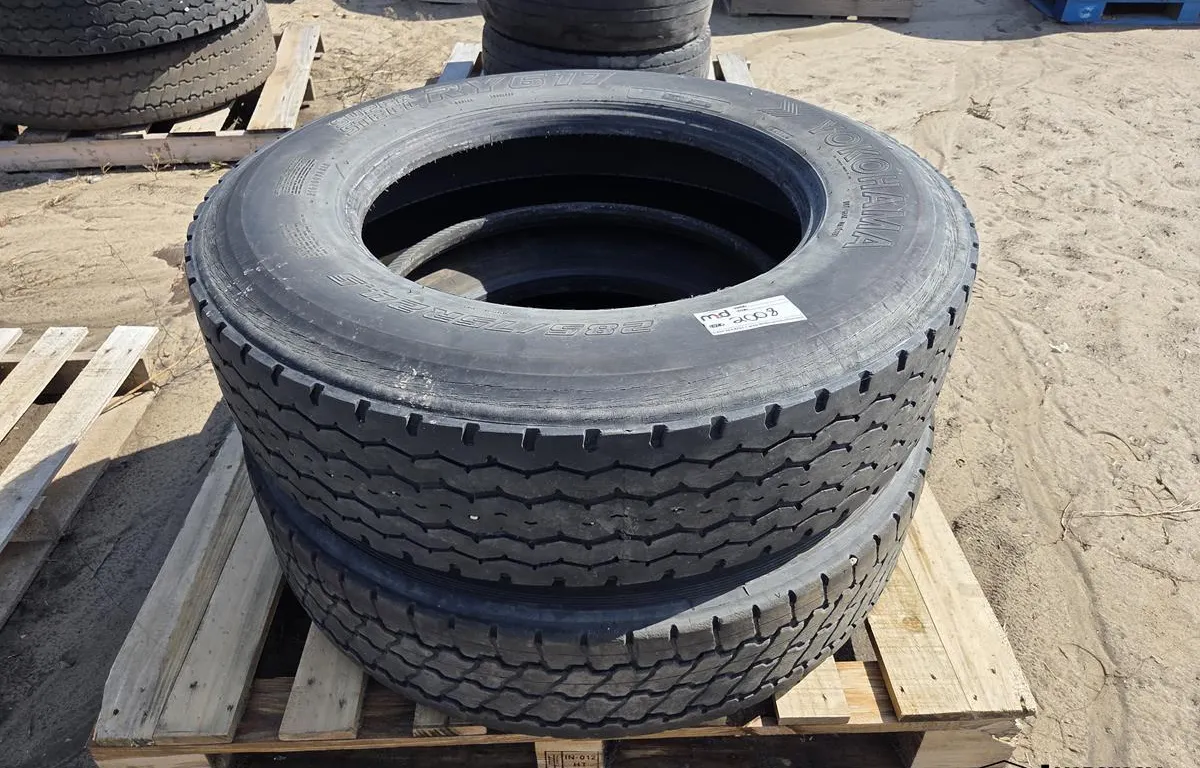 (2) Yokohama Super Steel RY617 285/75R24.5 Truck Tire & Continental 11R22.5 Truck Tires
UNRESERVED