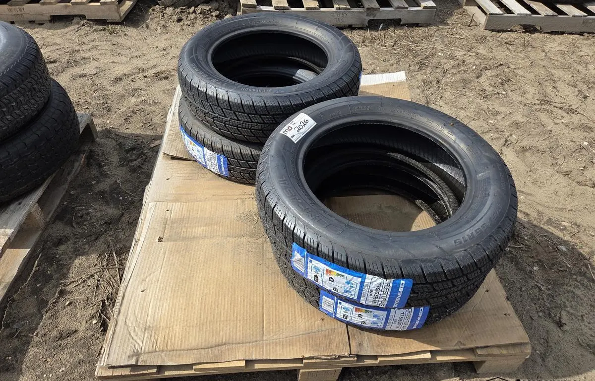 (4) Compass CrossStop A/S 175/65R15 Tires
UNRESERVED