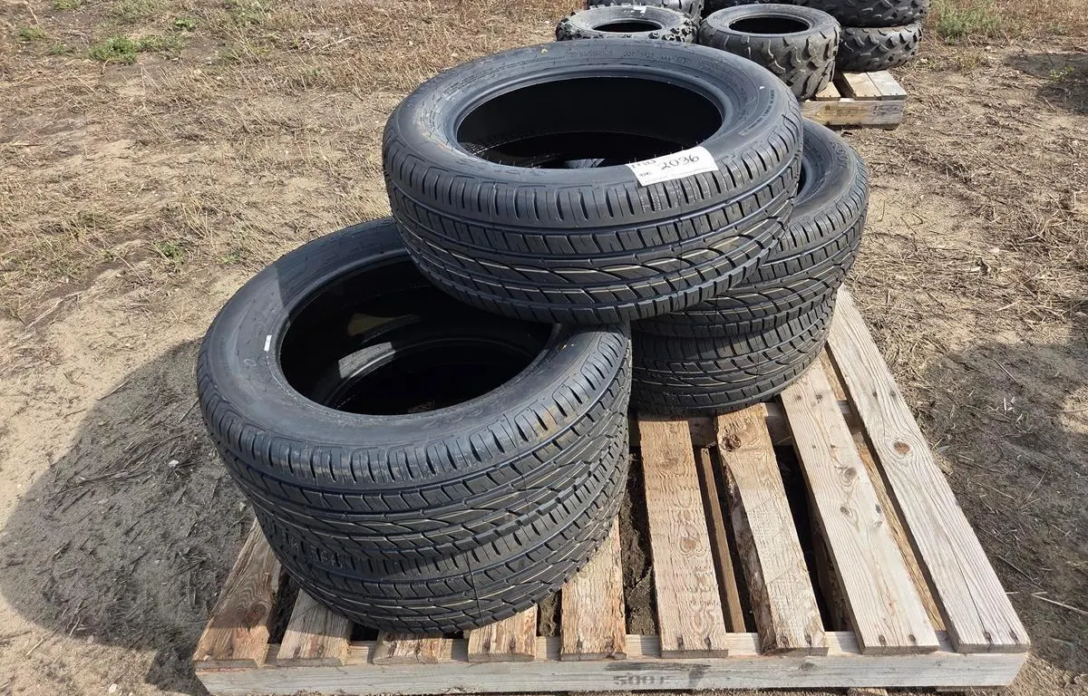 (5) Aplus A607 205/55ZR16 Tires
UNRESERVED