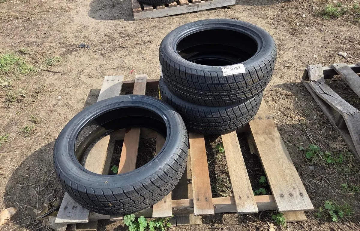 (3) X-Plus A909 205/50R17 Tires
UNRESERVED