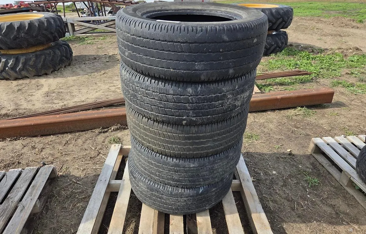 (4) Goodyear Wrangler SR-A 275 60 R20 Tires
UNRESERVED