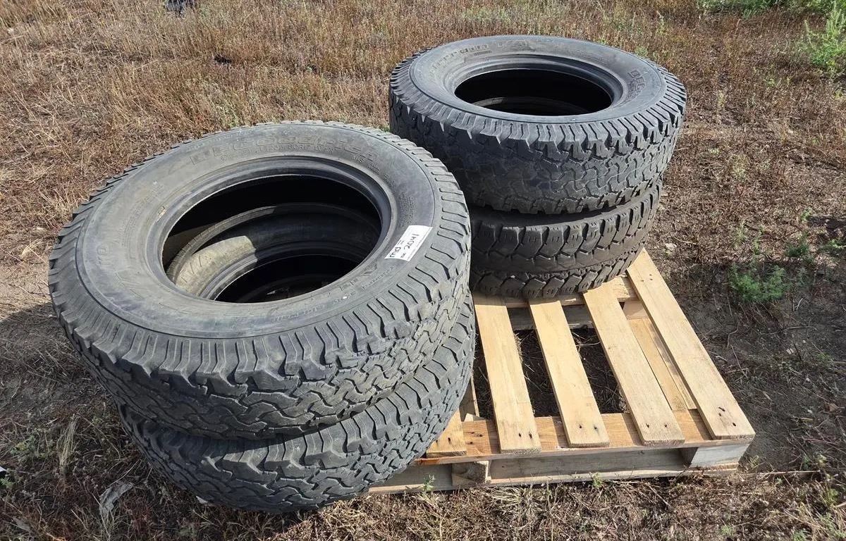 (4) BFGoodrich LT235/80R17 All-Terrain Tires
UNRESERVED