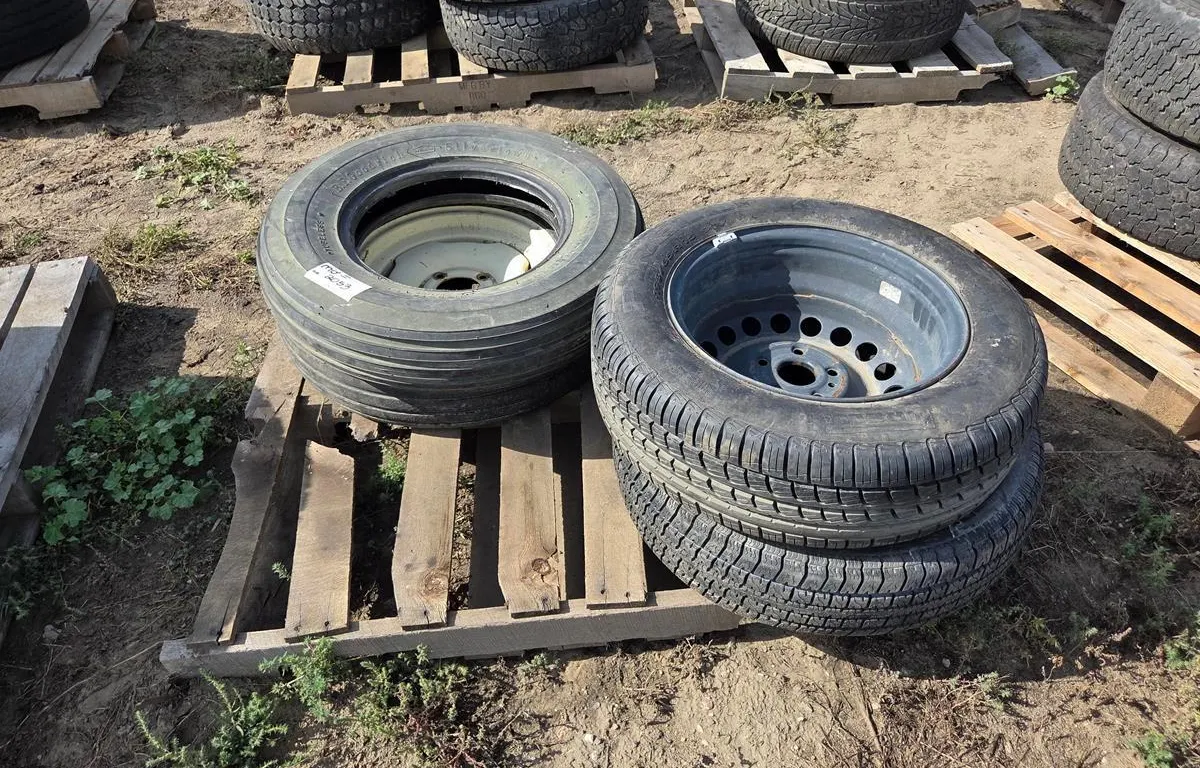 (4) Assorted Tires & Wheels
UNRESERVED