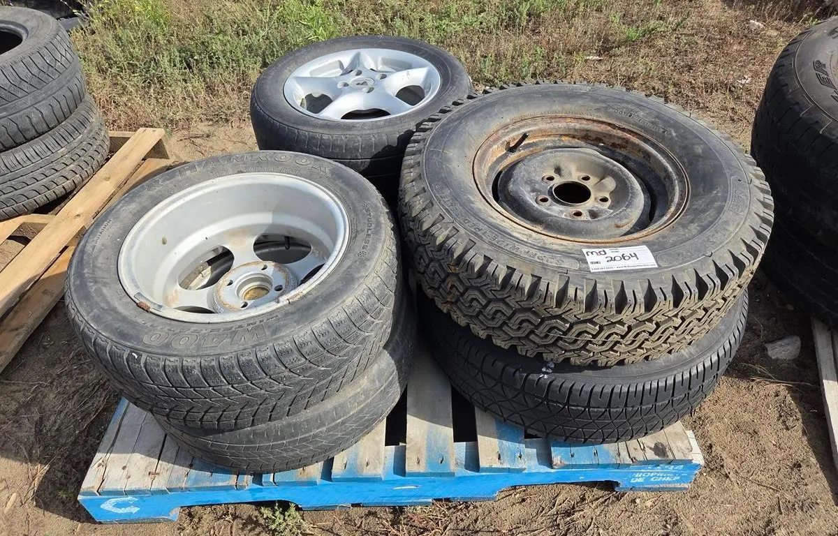 (6) Assorted Tires & Rims
UNRESERVED