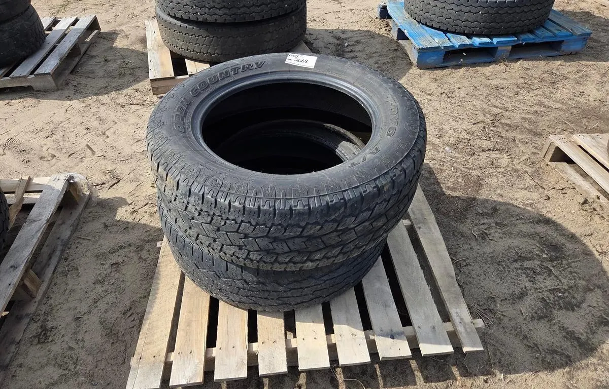 (2) Toyo Open Country A/T III Tires
UNRESERVED