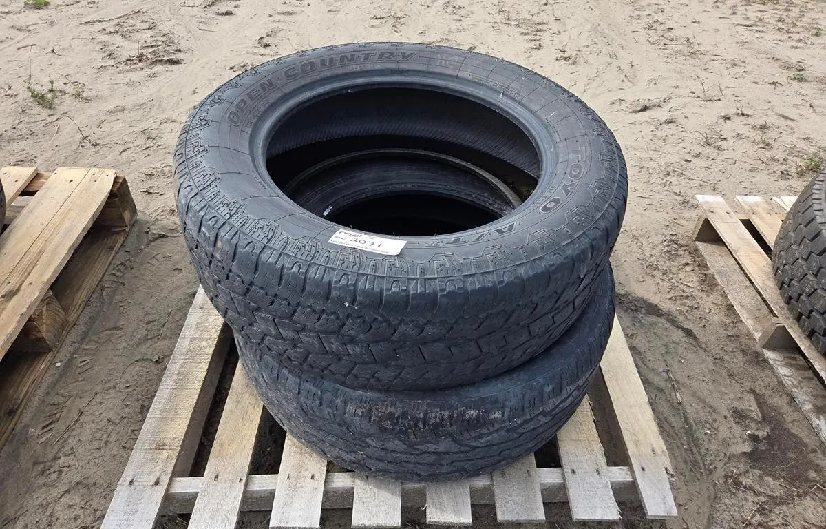 (2) Toyo Open Country A/T III Tires
UNRESERVED