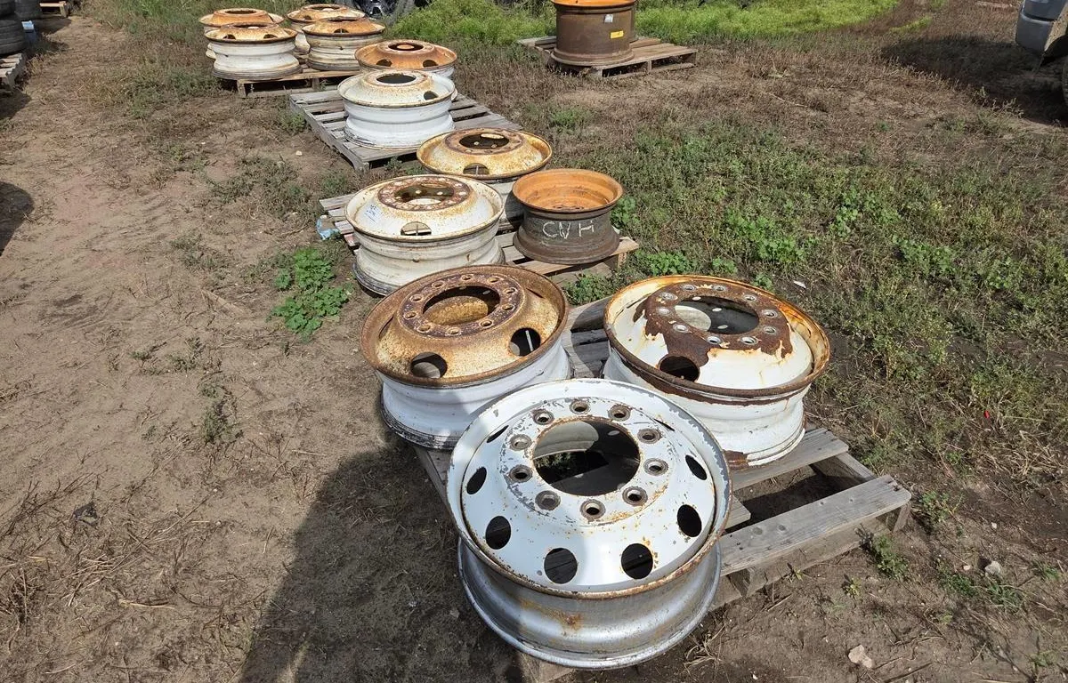 Assorted Heavy-Duty Steel Rims
UNRESERVED