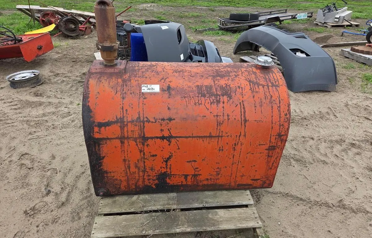 Westeel Fuel Tank w/ Manual Pump
UNRESERVED