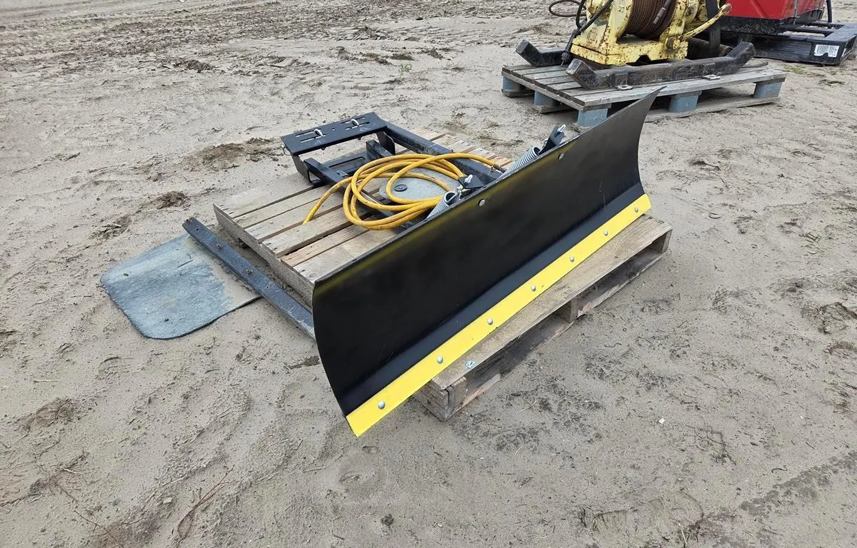 Champion Snow Plow Attachment
UNRESERVED