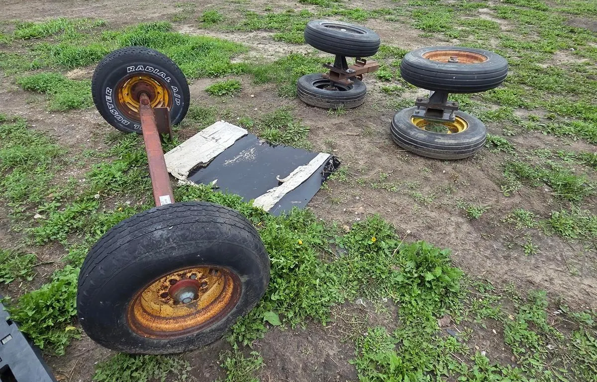 P235/75R15 Tire w/ Trailer Axle & More
UNRESERVED