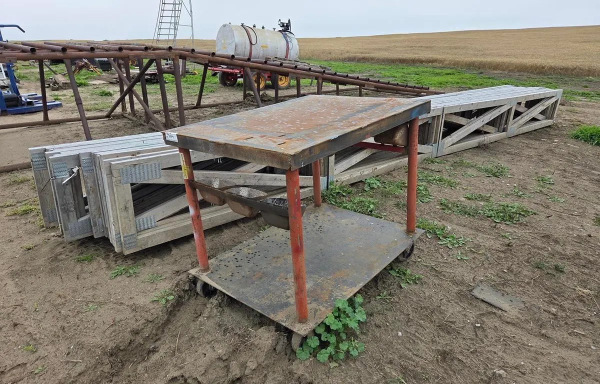 (2) Bundles of Trusses & Steel Cart
UNRESERVED