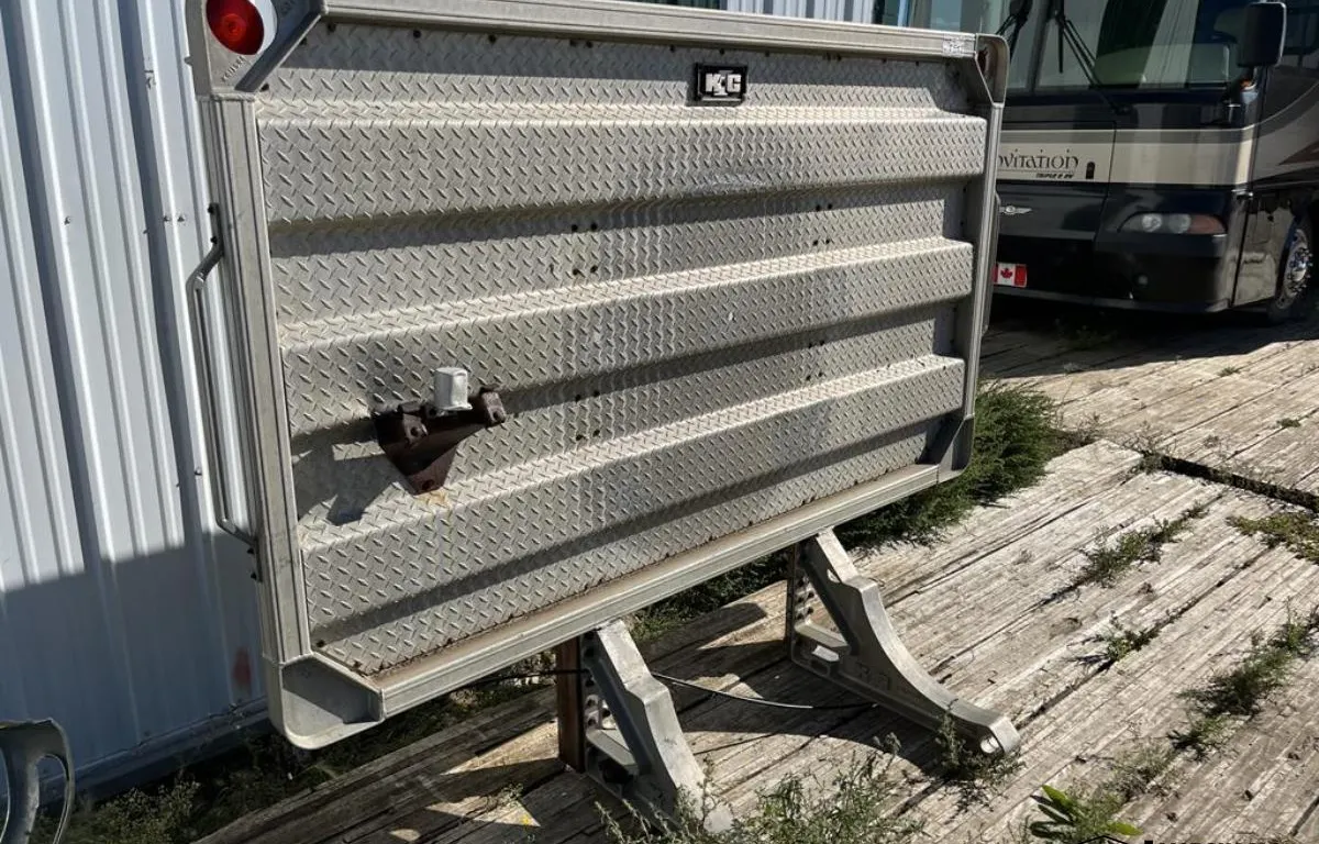 K&G Aluminum Headache Rack
UNRESERVED