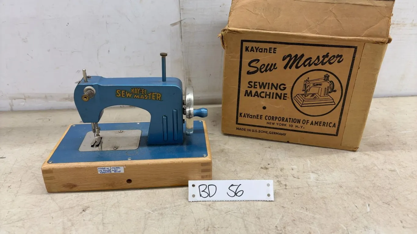 Antique Metal Kayanee Sew Master Child's Sewing Machine, Boxed