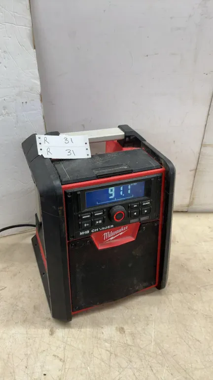 Milwaukee M18 Charger Radio with Bluetooth