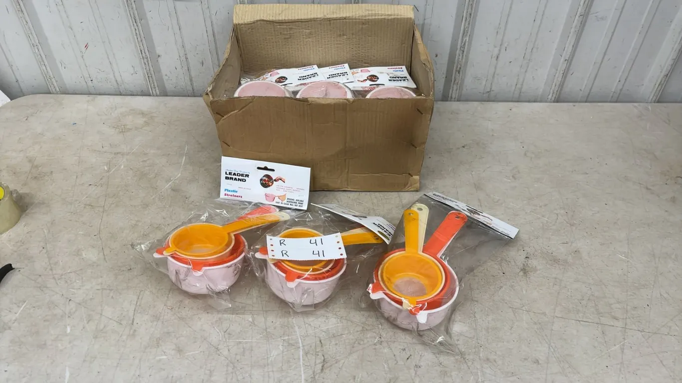 Leader Brand Plastic Strainers: 12 Packages of Strainers, Each with 3 Strainers