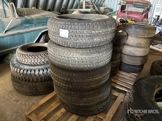Quantity of (5) 275/65R18 Tires
