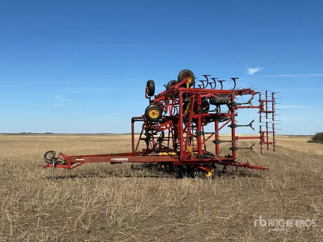 1981 Morris CP-760 60 ft Cultivator