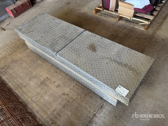Delta 70 in X 21 in Aluminum Tool Box
