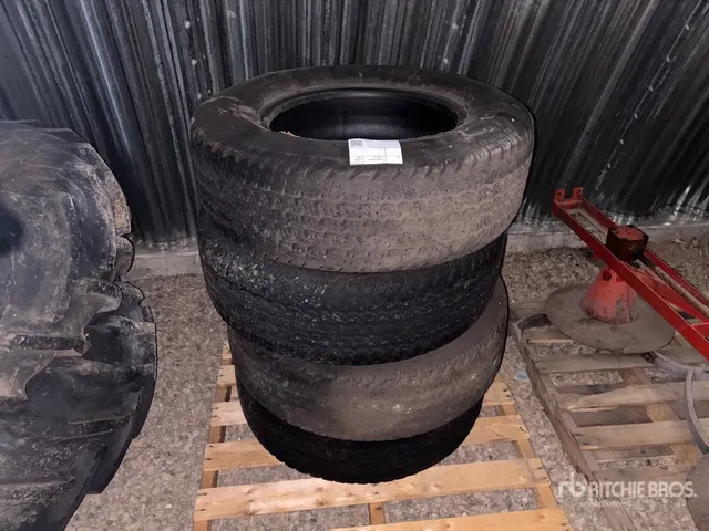 Quantity of (4) 275/70R18 Tires