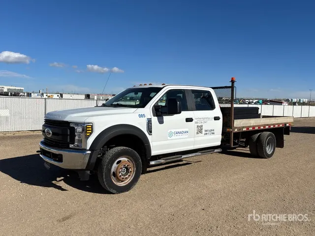 2019 Ford F-550 XL 4x4 Crew Cab Flatbed Truck